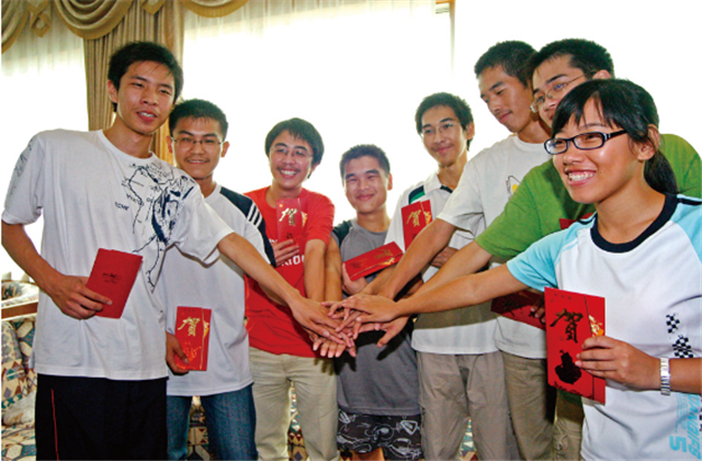 28年，公益慈善利来w66是认真的！